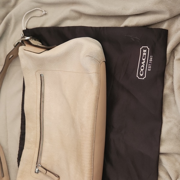 COACH VINTAGE~RARE Soho Pebble Leather Hobo Bag - Picture 8 of 9